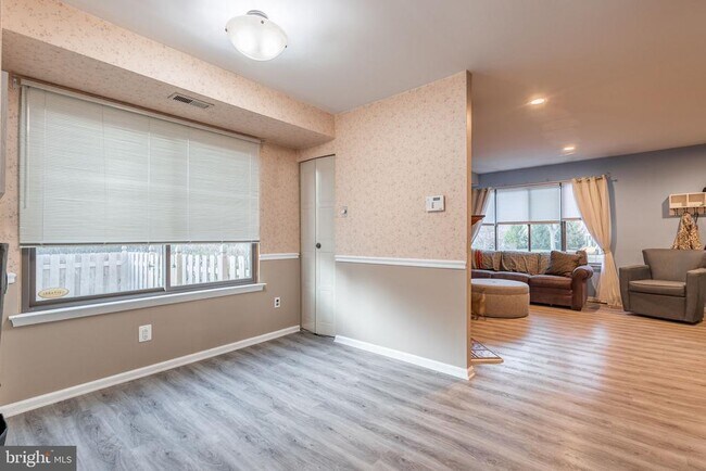 Building Photo - 3473 E Gate Pl