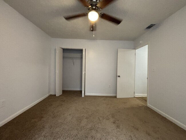 Building Photo - 345 Washington Dr