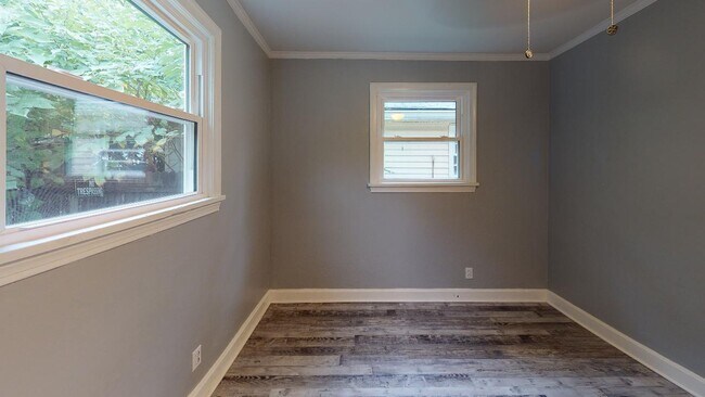 Building Photo - 1619 Bluegrass Ave