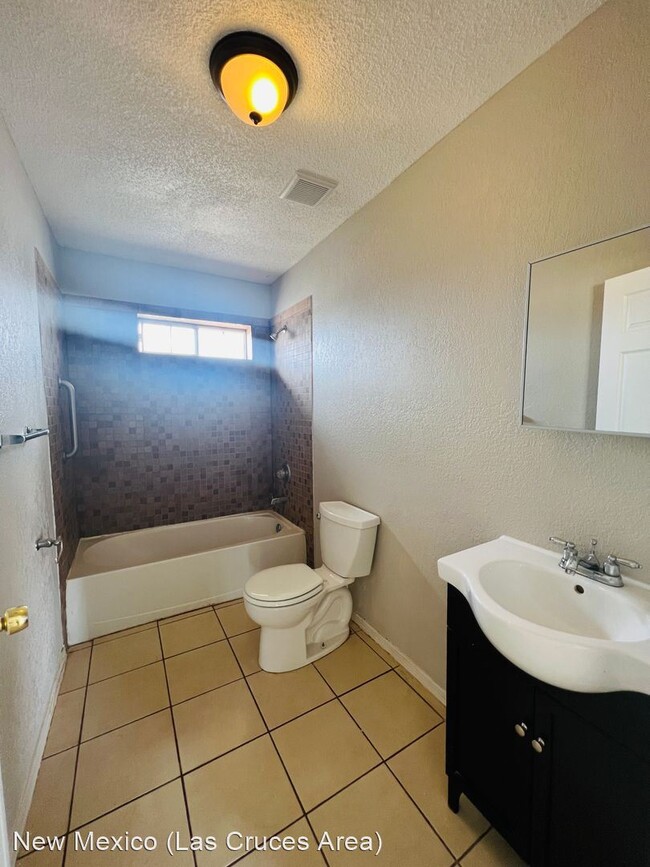 Building Photo - 2 br, 1 bath House - 917 Mesilla Dr.
