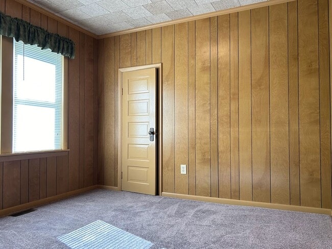 Building Photo - Charming 2 Bedroom Home with Stunning Views