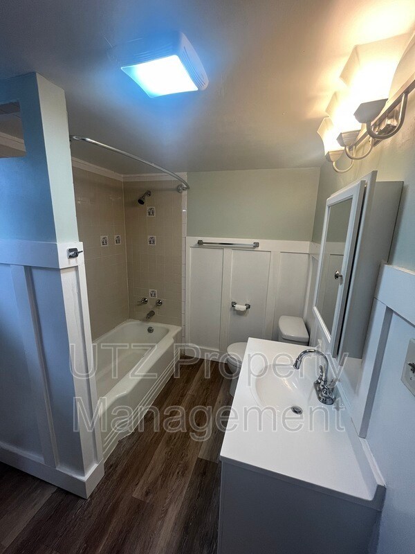 Building Photo - 29 John St