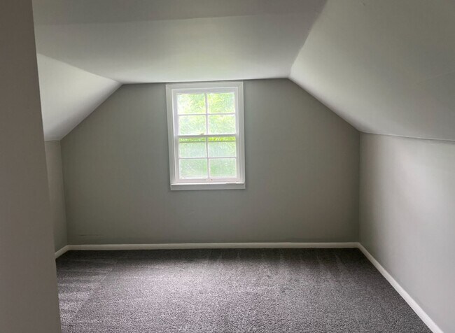 Building Photo - Lovely, Spacious Home