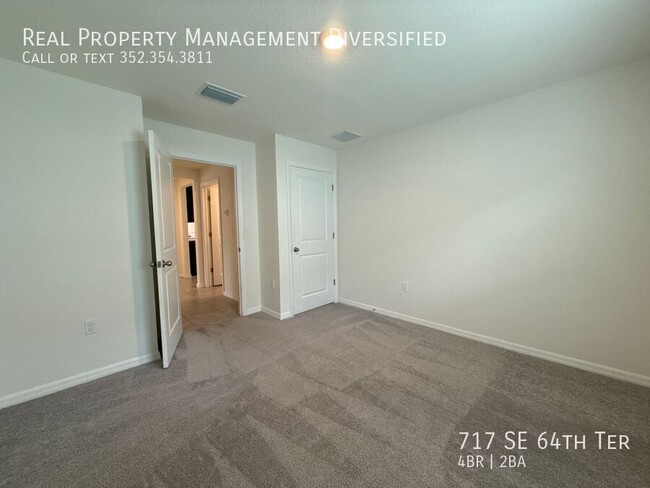 Building Photo - 717 SE 64th Terrace