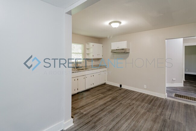 Building Photo - 8004 Rugby Ave