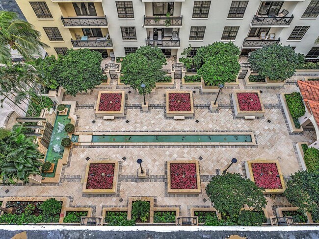 Building Photo - 801 S Olive Ave