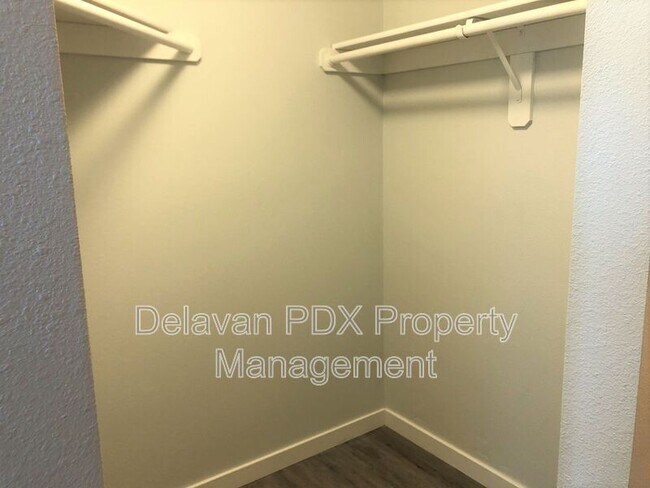 Building Photo - 1396 Kimber Ct