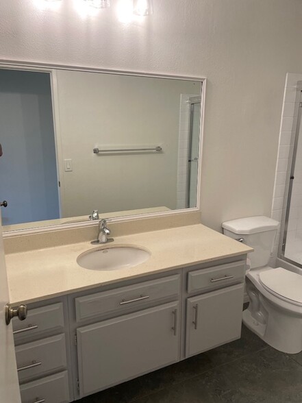 Guest Bathroom - 3246 Darby St