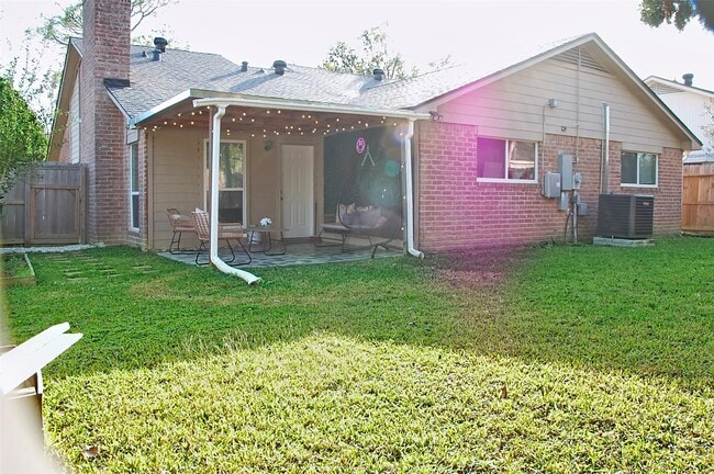 Building Photo - 15510 W Barbara Cir