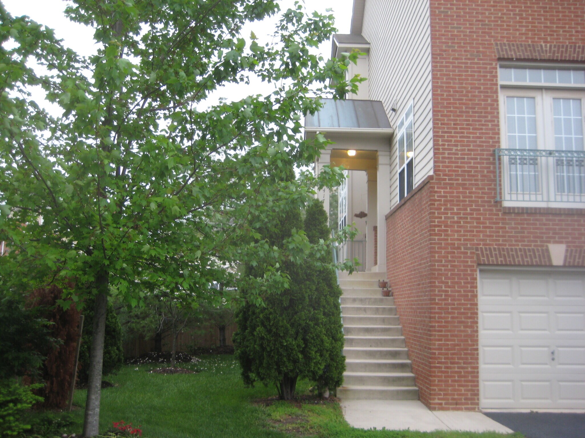 Building Photo - 417 Clayton Ln