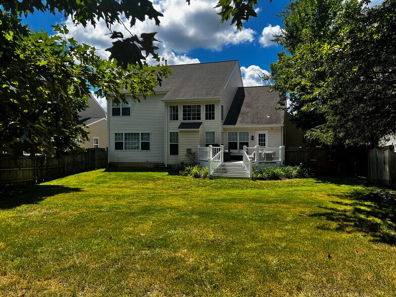 Building Photo - 9255 Glen Meadow Ln