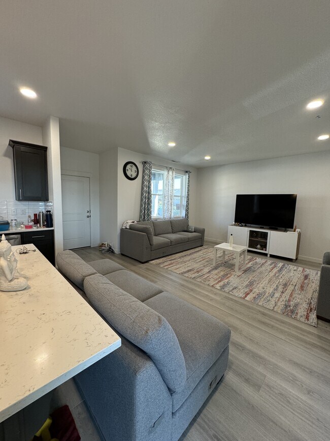 Building Photo - 3139 S Jasper Dr