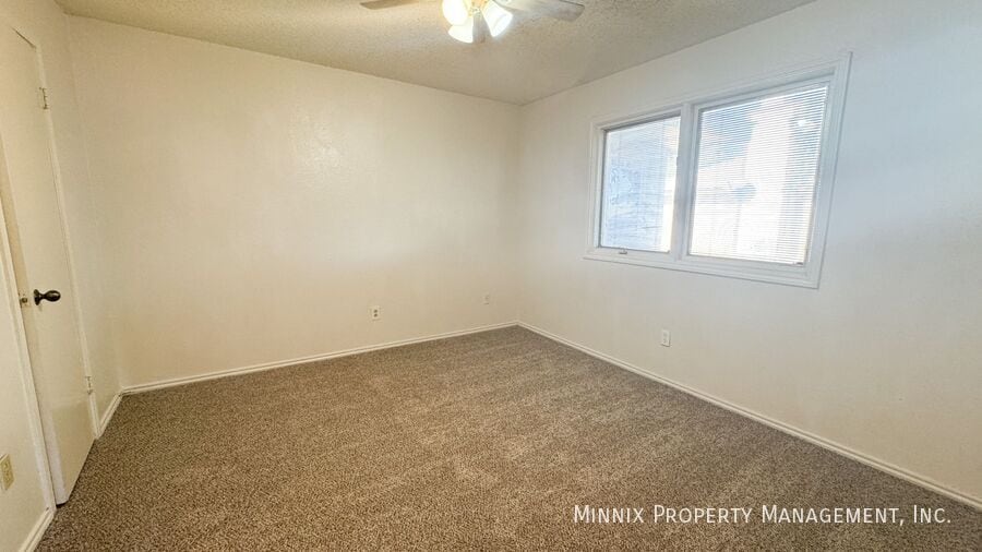 Building Photo - 8208 Vernon Ave