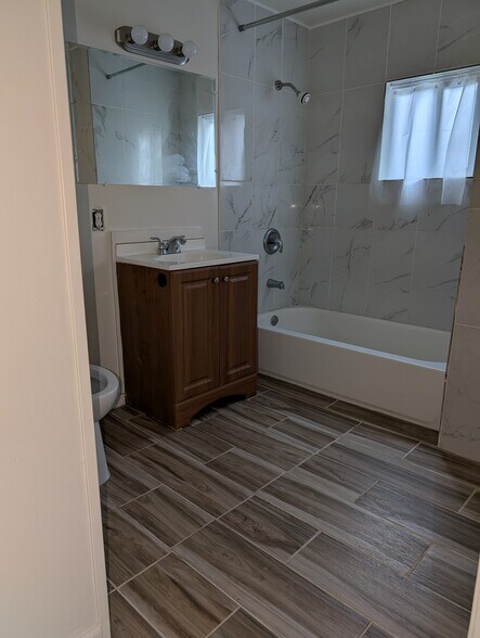 Building Photo - 10331 Wallingford Ave N