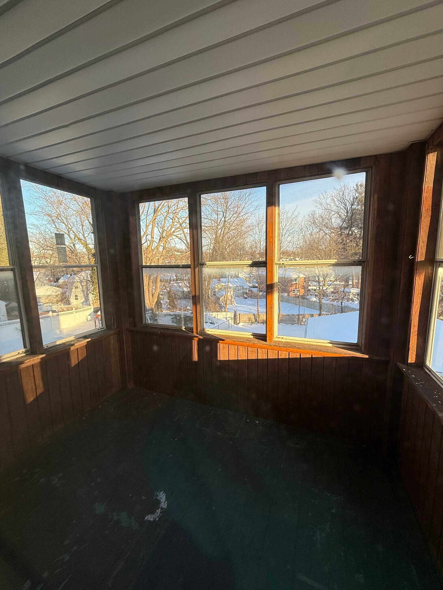 Back porch. - 18 Roger St