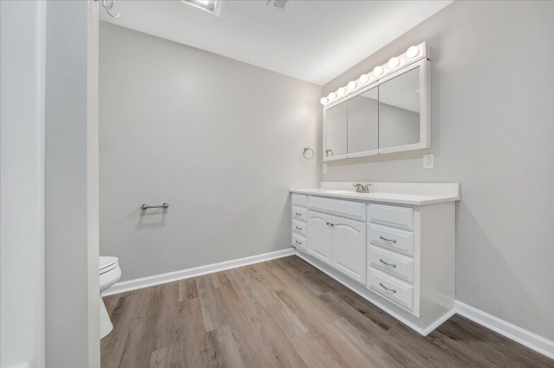 Building Photo - 185 Catawba Rd