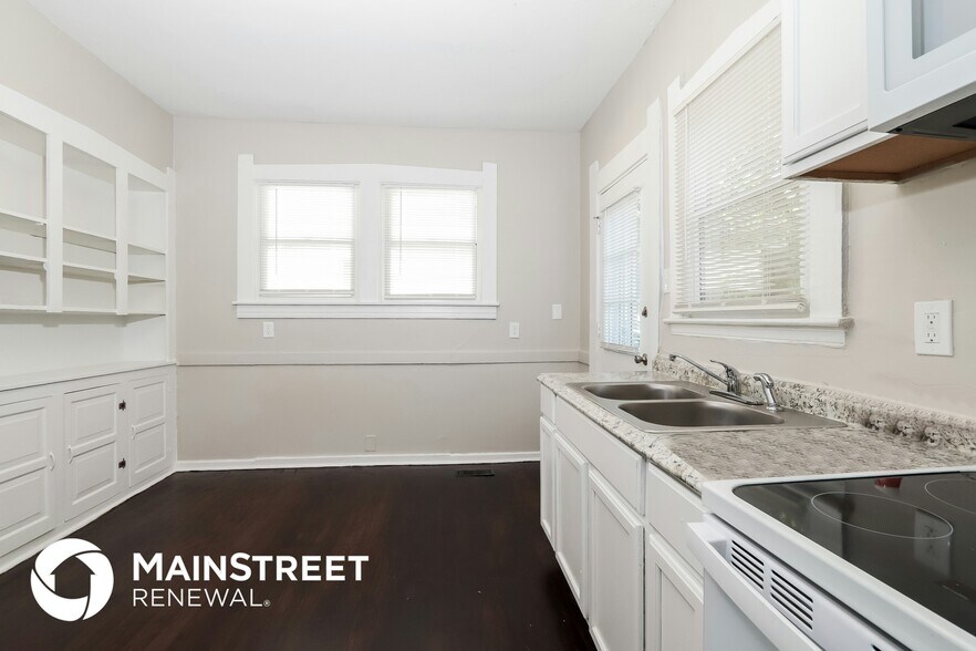 Building Photo - 3710 Vermont Ave