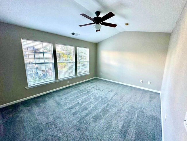 Building Photo - 3304 Mannington Dr