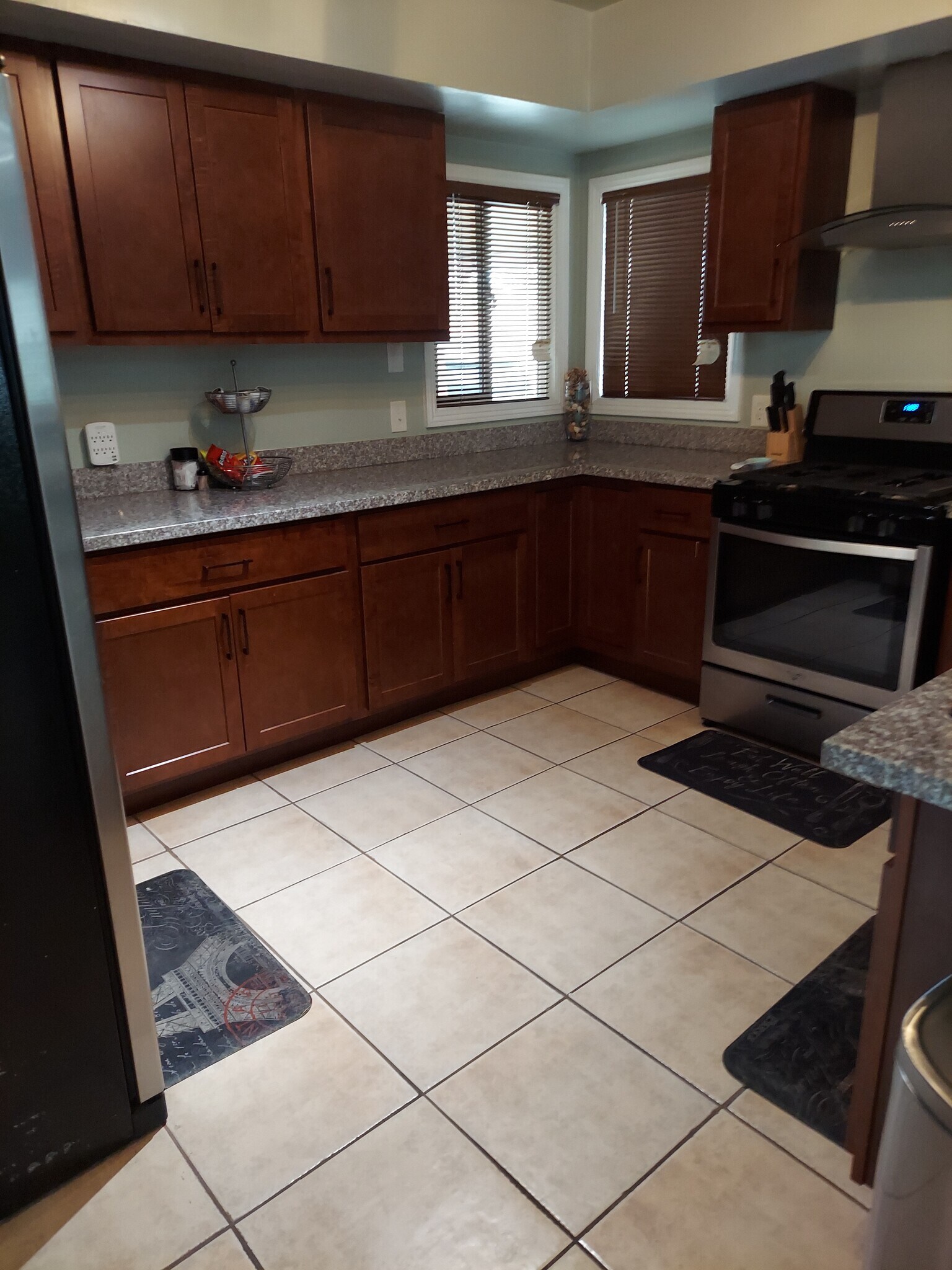 Kitchen - 3133 W 108th St