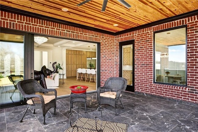 Building Photo - 403 Thunder Rd