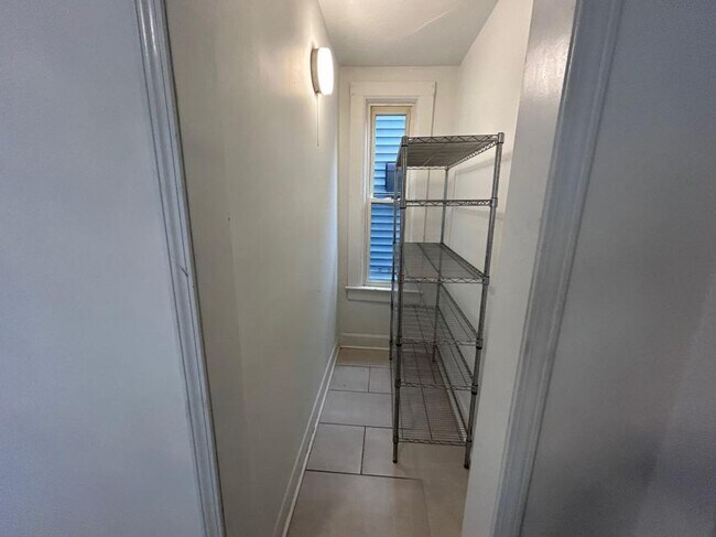 Building Photo - 2 bedroom in Chicago IL 60618