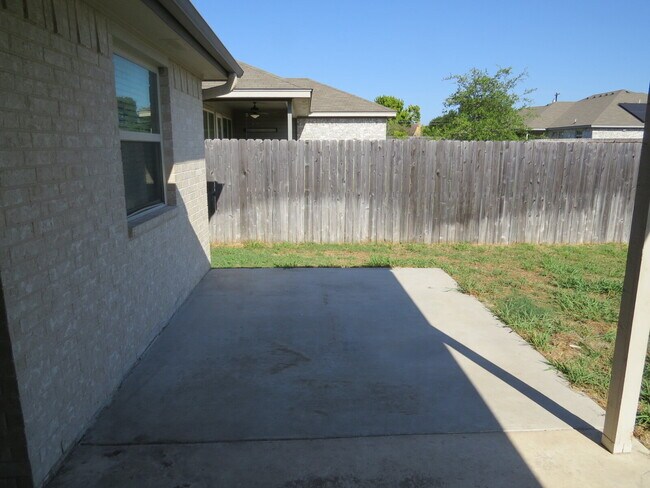 Building Photo - 904 Clanton Cove