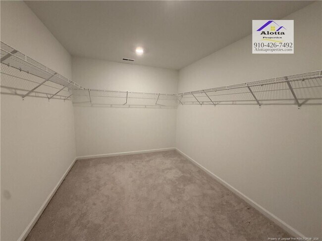 Building Photo - 156 Hanover Dr