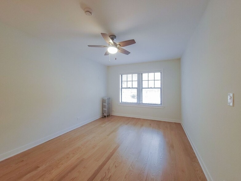 Building Photo - 4513 N Paulina St