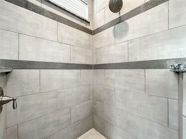Building Photo - 760 Golden Bear Dr