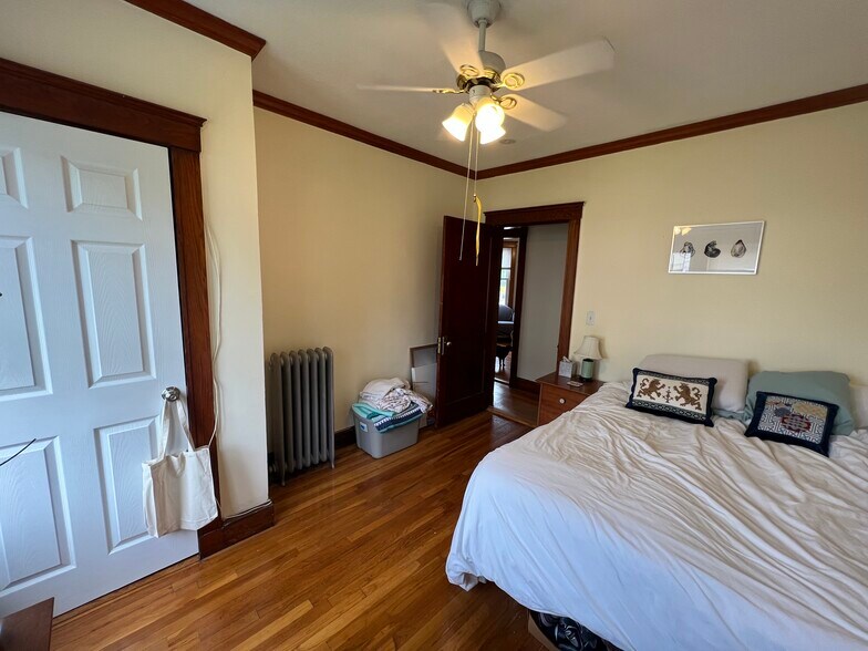 Building Photo - 128 Nichols Ave