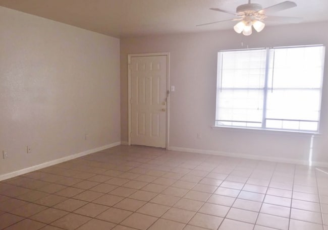 Building Photo - 13025 O'Connor Cove