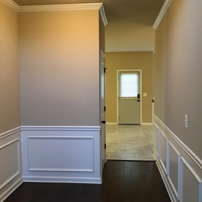 Building Photo - 2793 Huntcliffe Dr