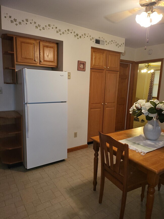 Building Photo - 139 N Seton Ave