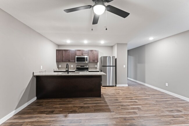 Building Photo - 129 Dixon Dr