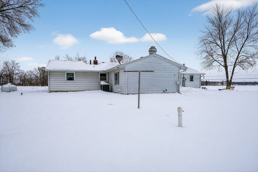 Building Photo - 20728 Old 24 E Rd