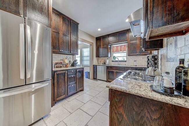 Building Photo - Charming and historic home in The Heart of...