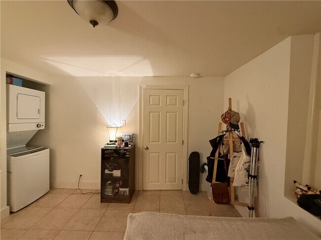 Building Photo - 101 S W Ave