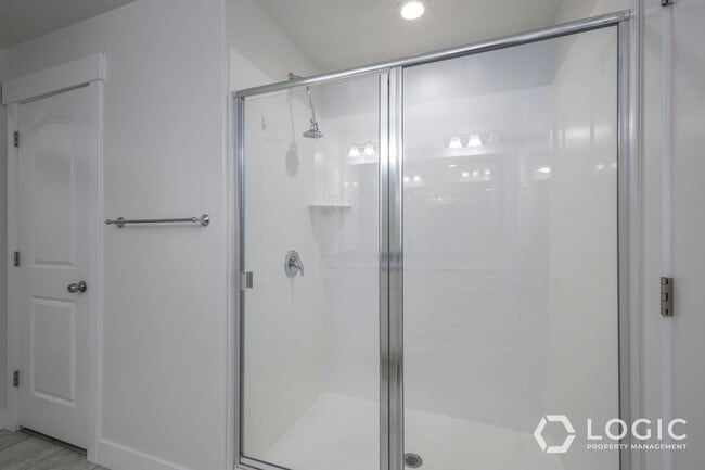 Building Photo - Beautiful Townhome in Lehi UT