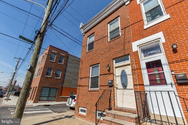 Building Photo - 2460 Emerald St