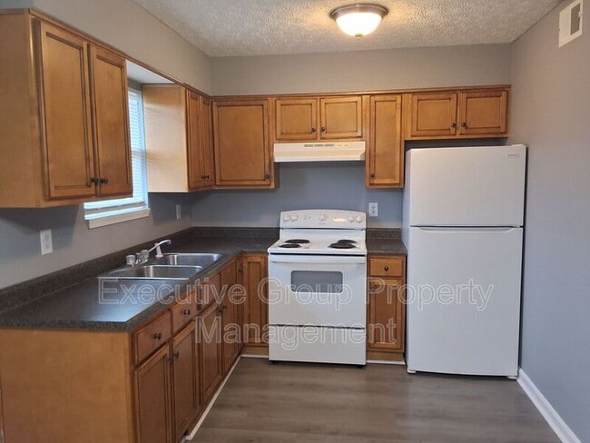 Building Photo - 355 Elmwood Dr
