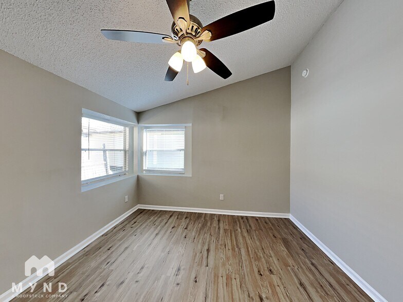 Building Photo - 2451 Townsquare Dr