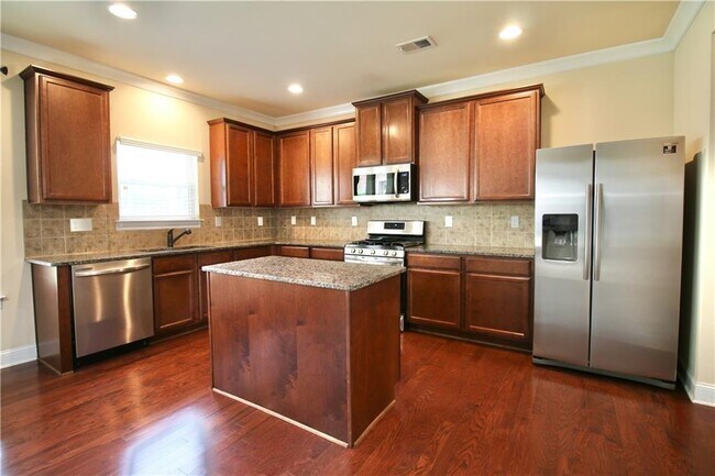 Building Photo - 1143 Park Hollow Ln NE