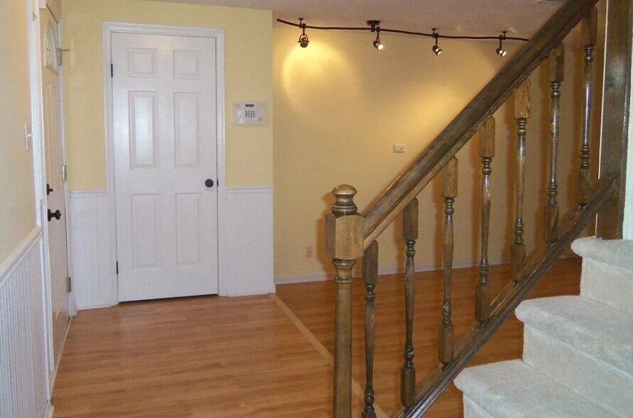 Building Photo - 4108 Starwood Arch