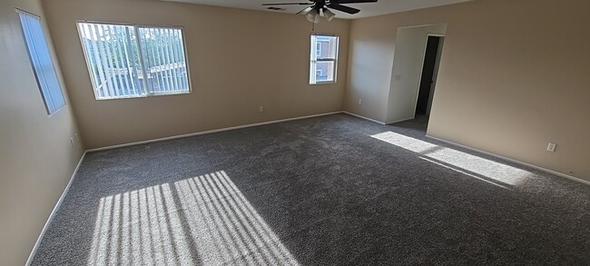 Building Photo - 38235 Armstrong Dr
