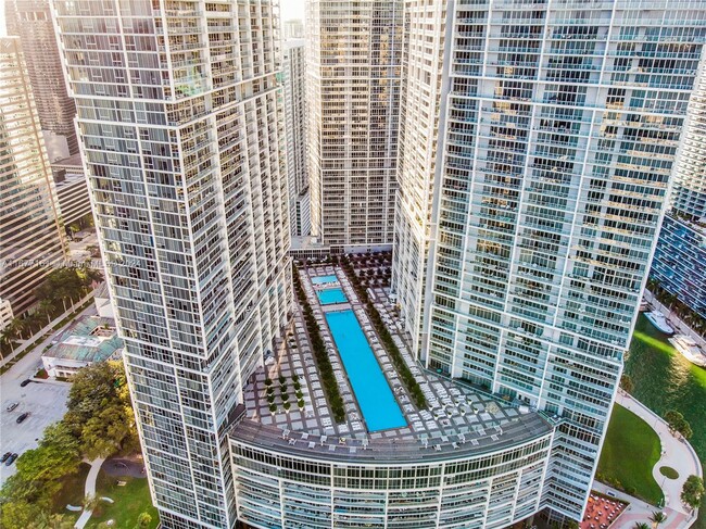 Building Photo - 495 Brickell Ave