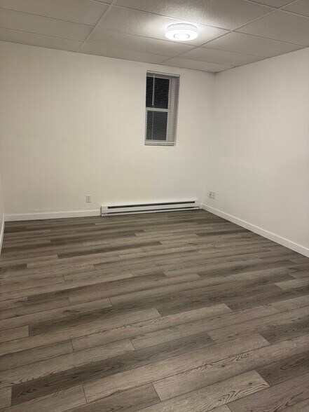 Building Photo - 516 8th St S