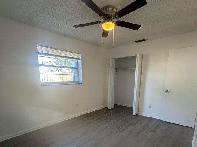 Building Photo - 3072 Martin Ave