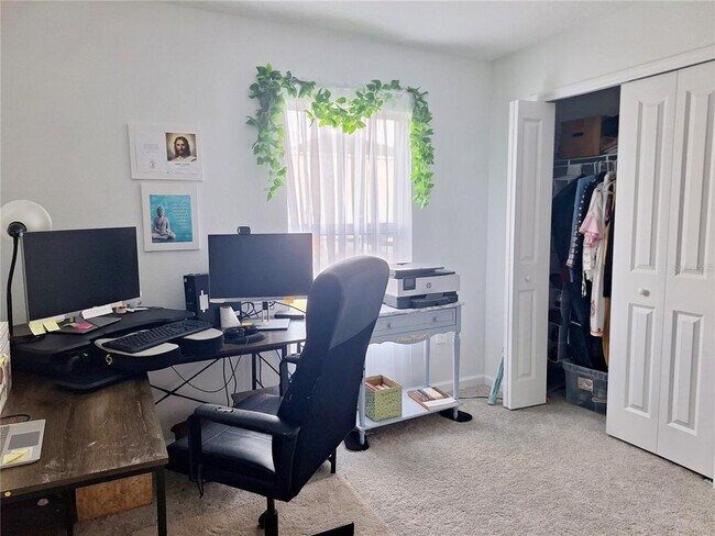 Building Photo - 2506 McKinley Dr