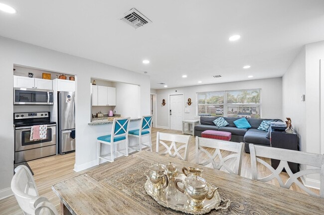 Building Photo - 12015 Colony Ave