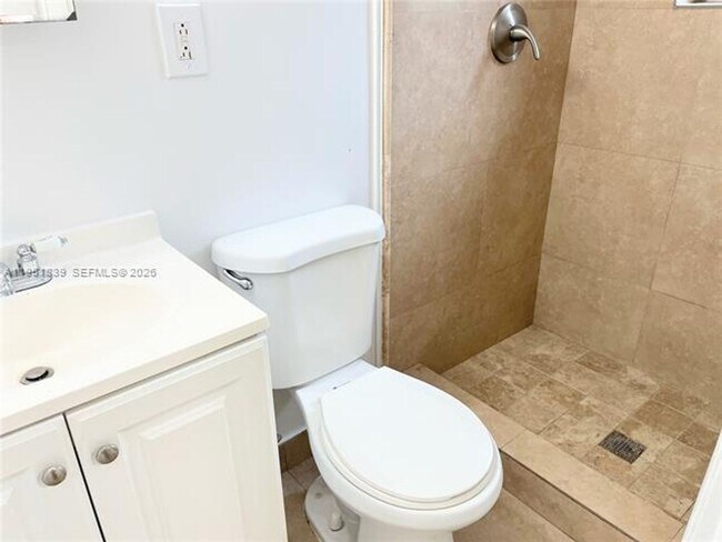 Building Photo - 820 86th St